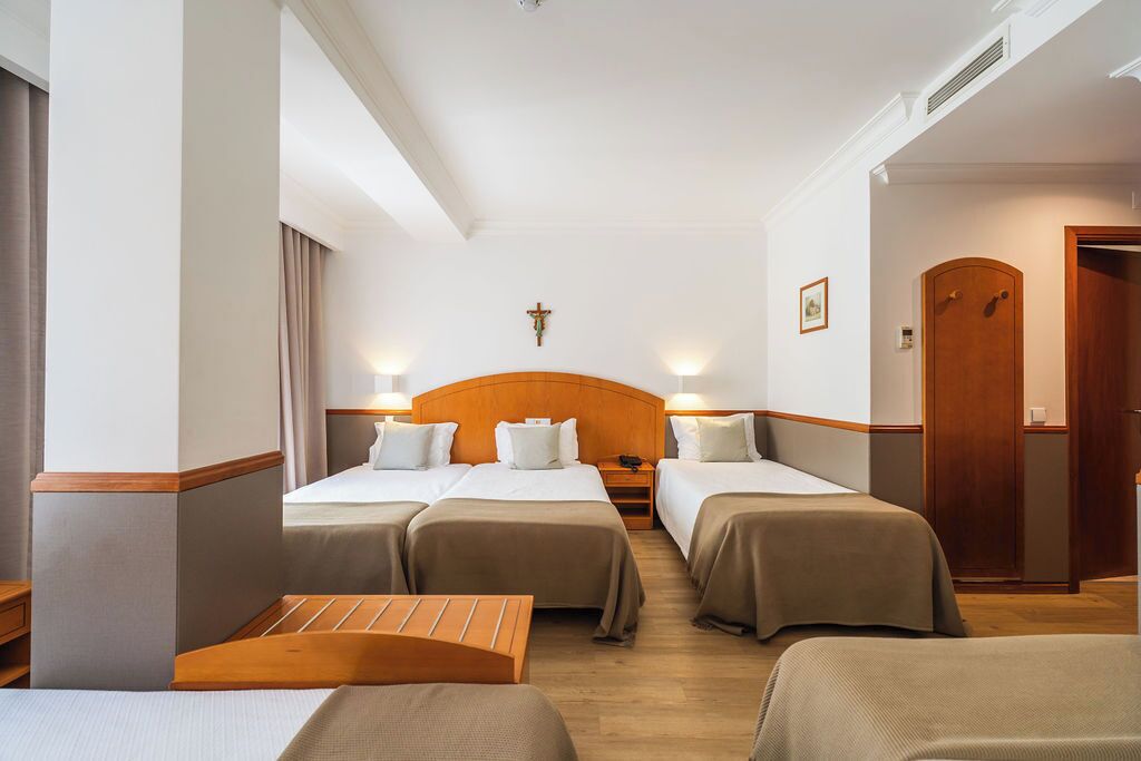 quarto quíntuplo familiar | 1 bedroom, in-room safe, desk, laptop workspace