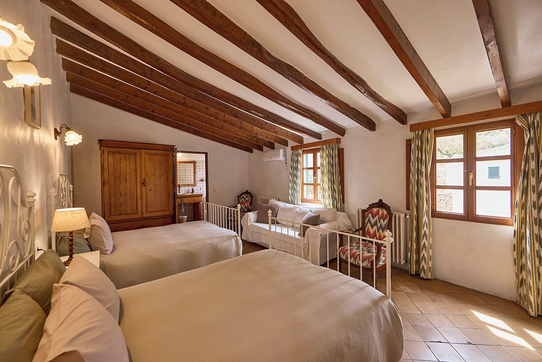 Suite / Family Room | Ropa de cama hipoalergénica y edredones de plumas