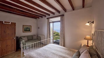 Superior Double Room with Sea View | Hypo-allergenic bedding, down duvets, iron/ironing board