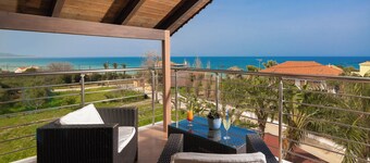 Armonia Studios & Apartments