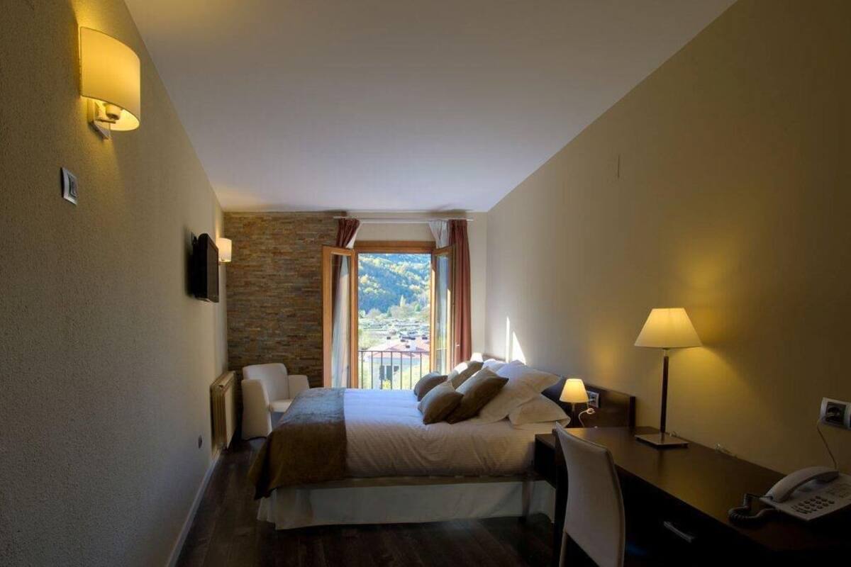 Chambre Double, salle de bains attenante, vue montagne | Équipements de la chambre