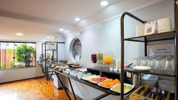 Desayuno buffet incluido todos los días