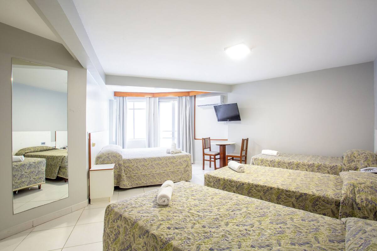 Family Room | In-room safe, blackout drapes, soundproofing