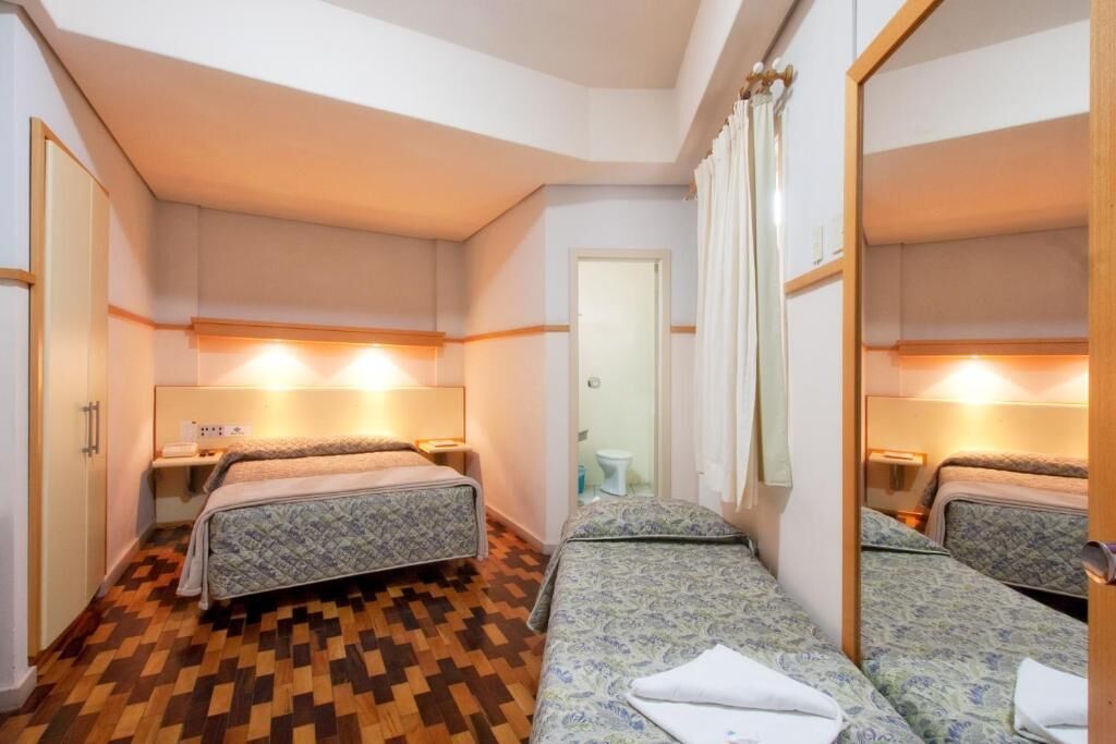 triple room | minibar, in-room safe, desk, blackout curtains