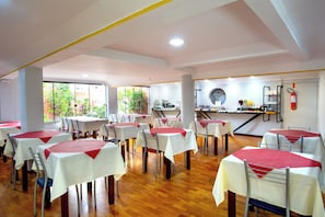 Petit déjeuner buffet compris tous les jours