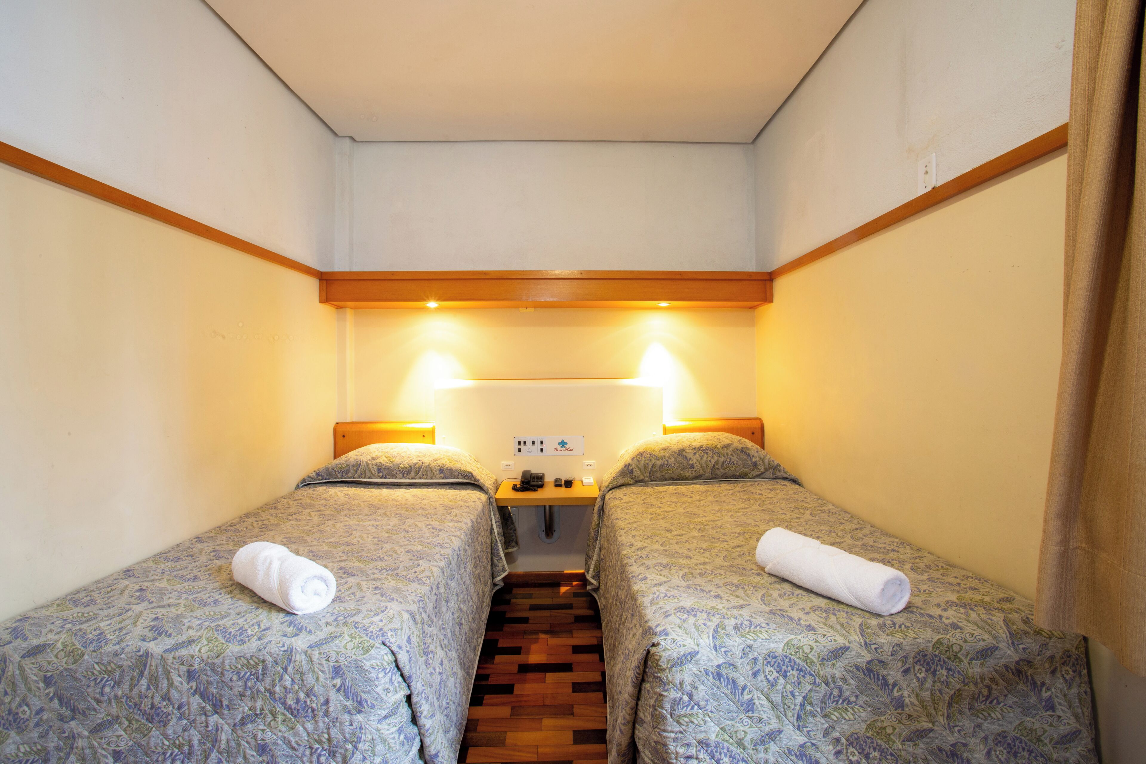 Chambre avec lits jumeaux | Minibar, coffres-forts dans les chambres, rideaux occultants