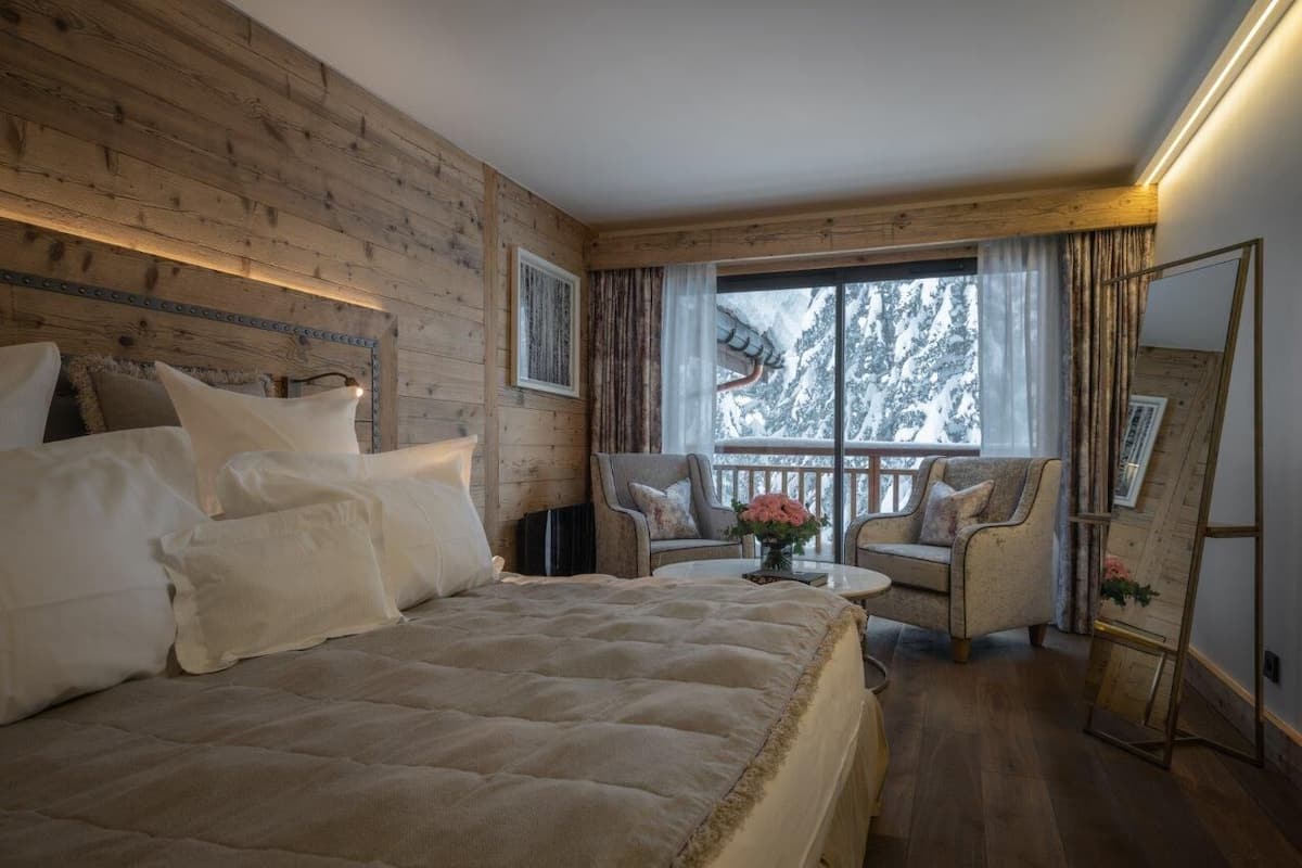 Seprai katun Mesir, seprai premium, minibar, dan brankas