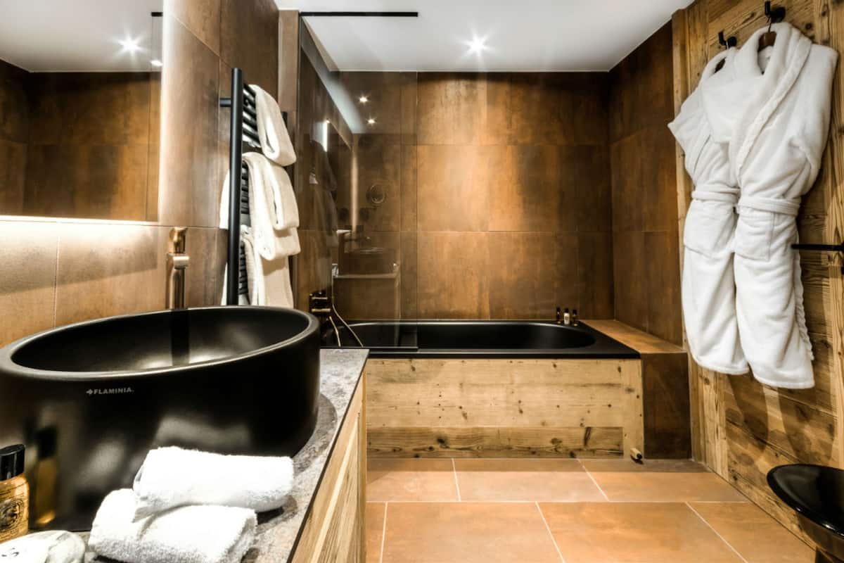 Suite Premium, 1 kamar tidur | Seprai katun Mesir, seprai premium, minibar, dan brankas