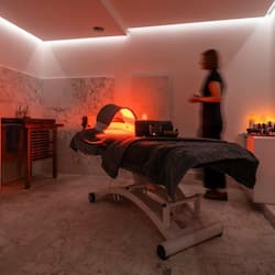 Tratamentos corporais, massagens com pedras quentes