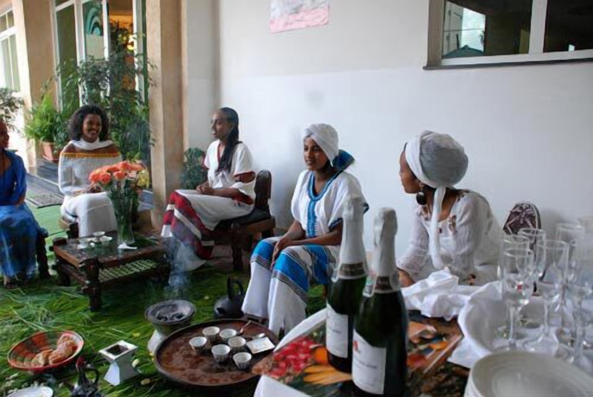 Breakfast, lunch, dinner served; international cuisine 