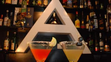 2 間酒吧/酒廊