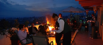 Adot Tina Hotel