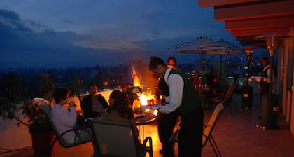 Adot Tina Hotel