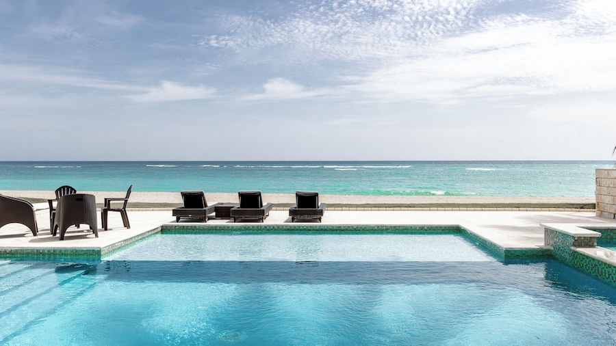 Watermark Luxury Oceanfront All Suite Hotel