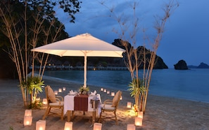 Breakfast, lunch, dinner served; alfresco dining - Apulit Island Resort (Taytay)