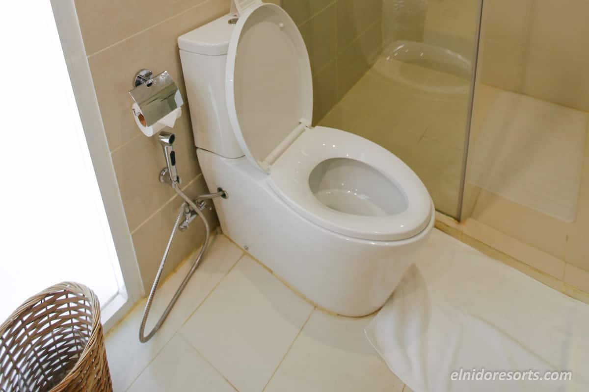 loft water cottage | bathroom | shower, rainfall showerhead, free toiletries, hair dryer