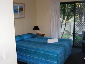 Iron/ironing board, cots/infant beds, rollaway beds, free WiFi - Noosa Keys Resort (Noosaville)