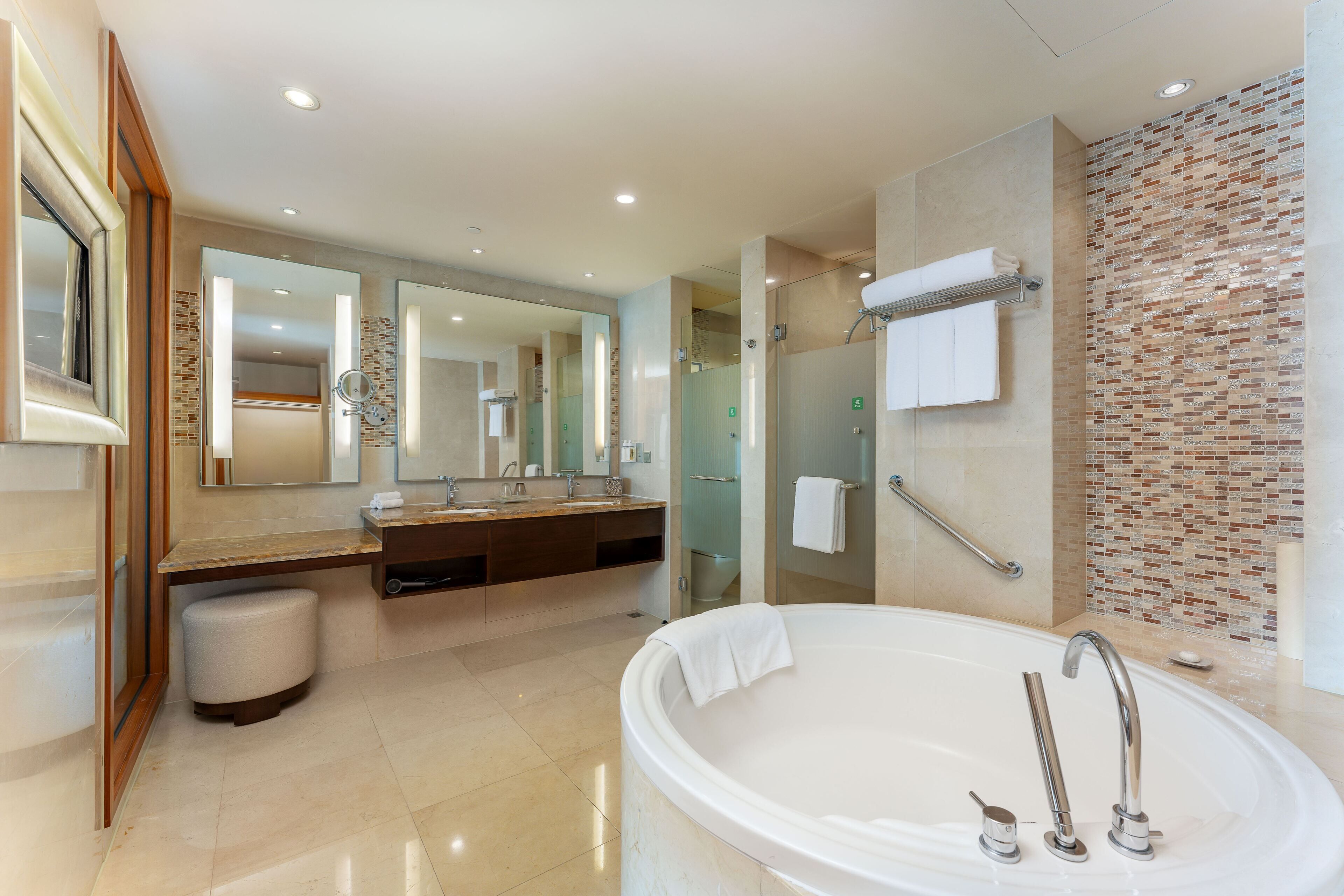 Photo - Holiday Inn Shanghai Pudong Kangqiao by IHG