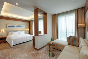 Suite, 1 Bedroom (Club Floor) - Holiday Inn Shanghai Pudong Kangqiao by IHG (Shanghai)
