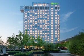 Exterior - Holiday Inn Shanghai Pudong Kangqiao by IHG (Shanghai)
