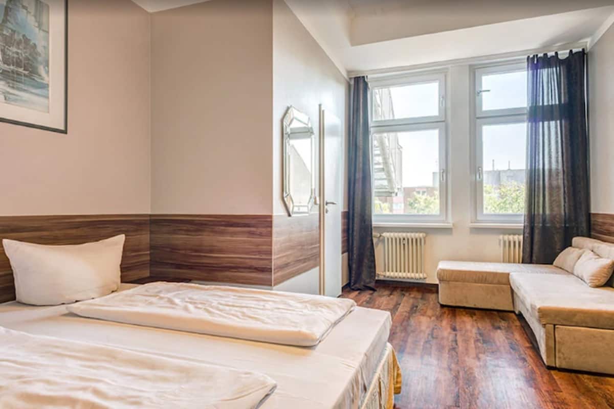 Triple Room