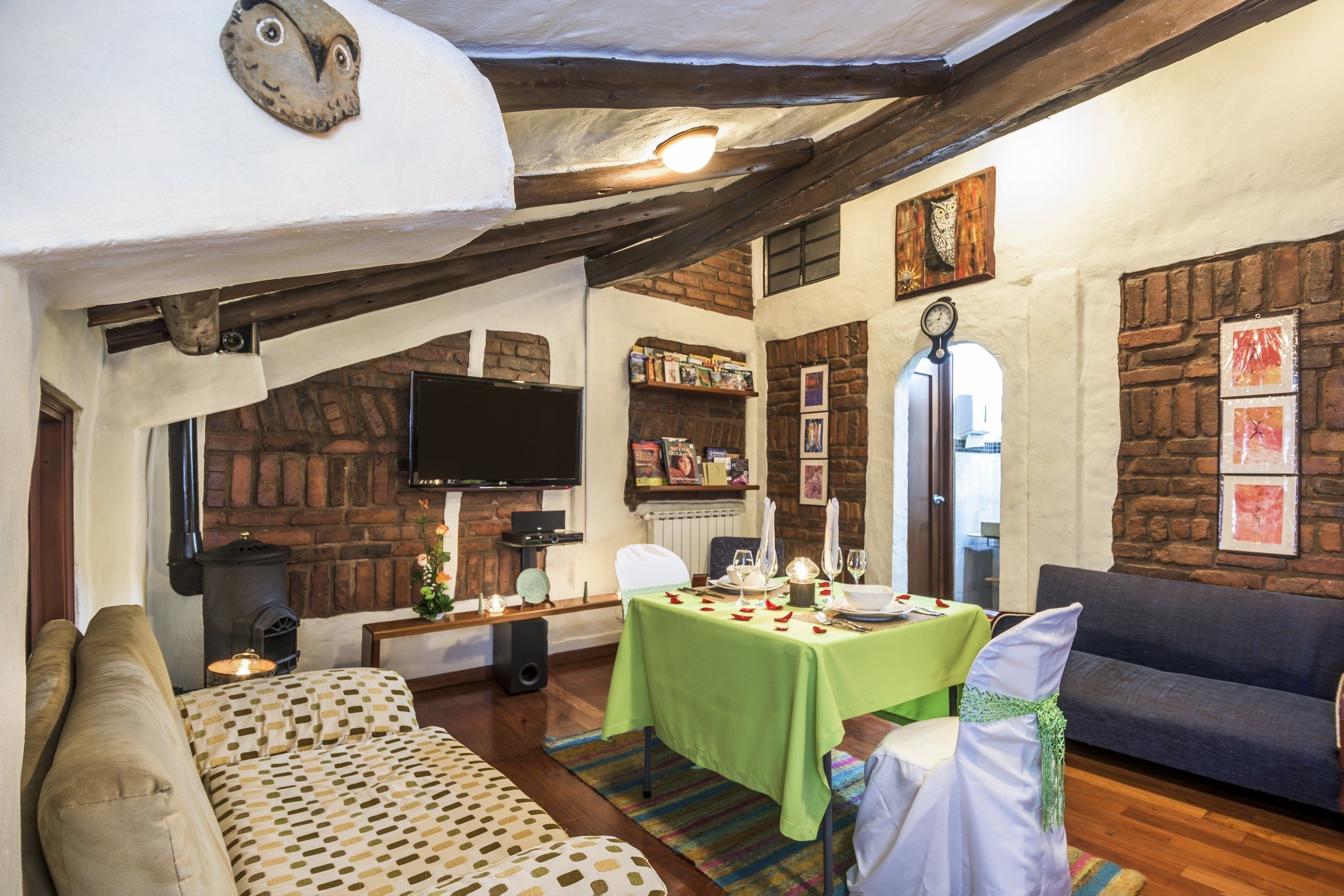 cocktail bar, garden views, open 24 hours a day