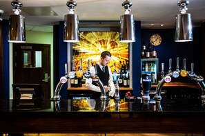 2 restaurants; breakfast, lunch, and dinner served - Drayton Manor Hotel (Tamworth)