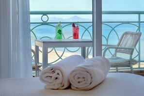 Chambre Double Standard, balcon, vue mer | Couette en duvet d'oie, matelas mémoire de forme