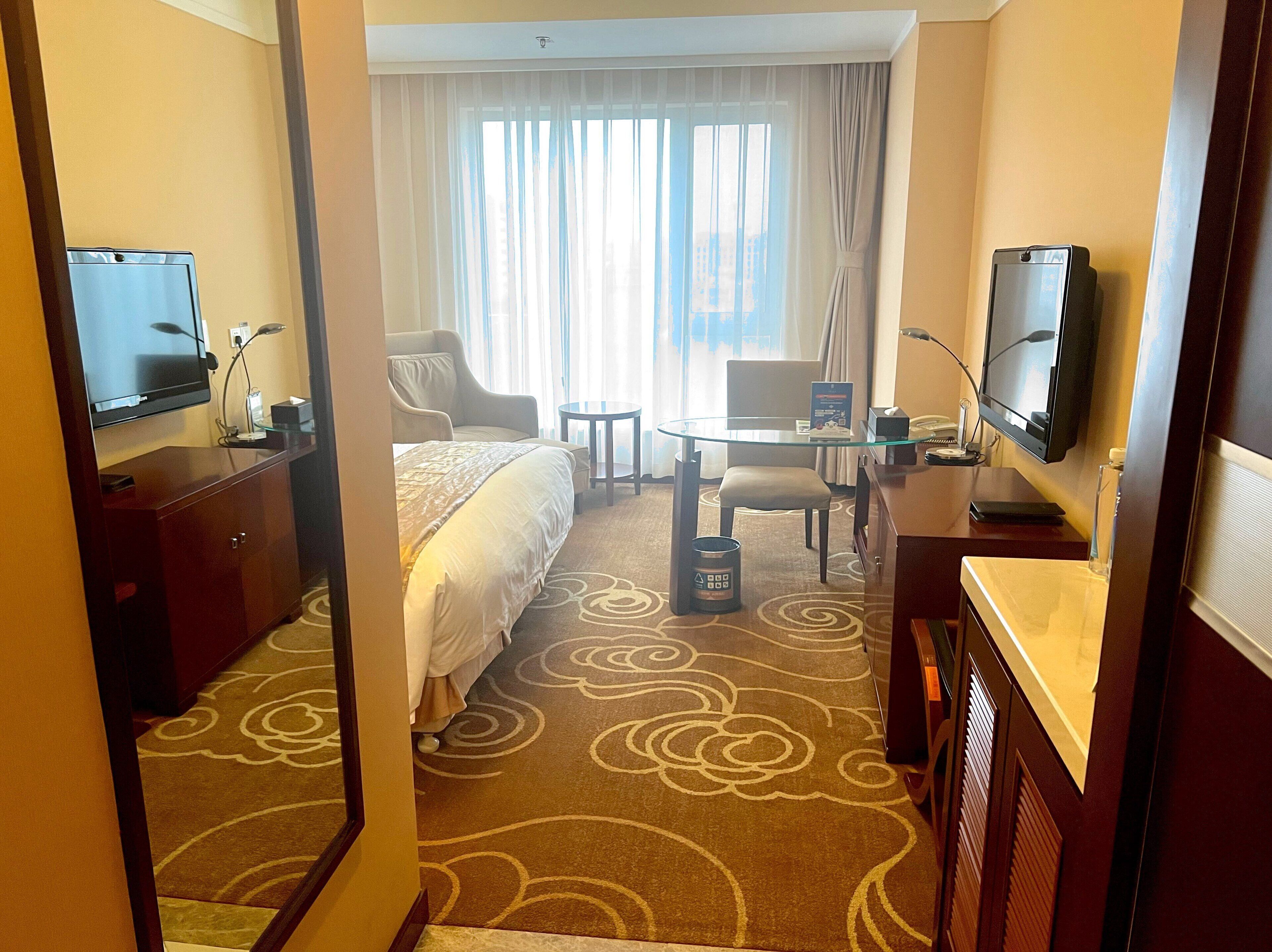 Standard King Room | Premium bedding, down duvets, minibar, in-room safe