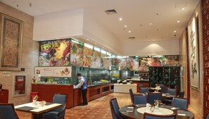 4 restaurants servant le petit déjeuner