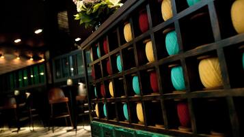 Cocktail bar