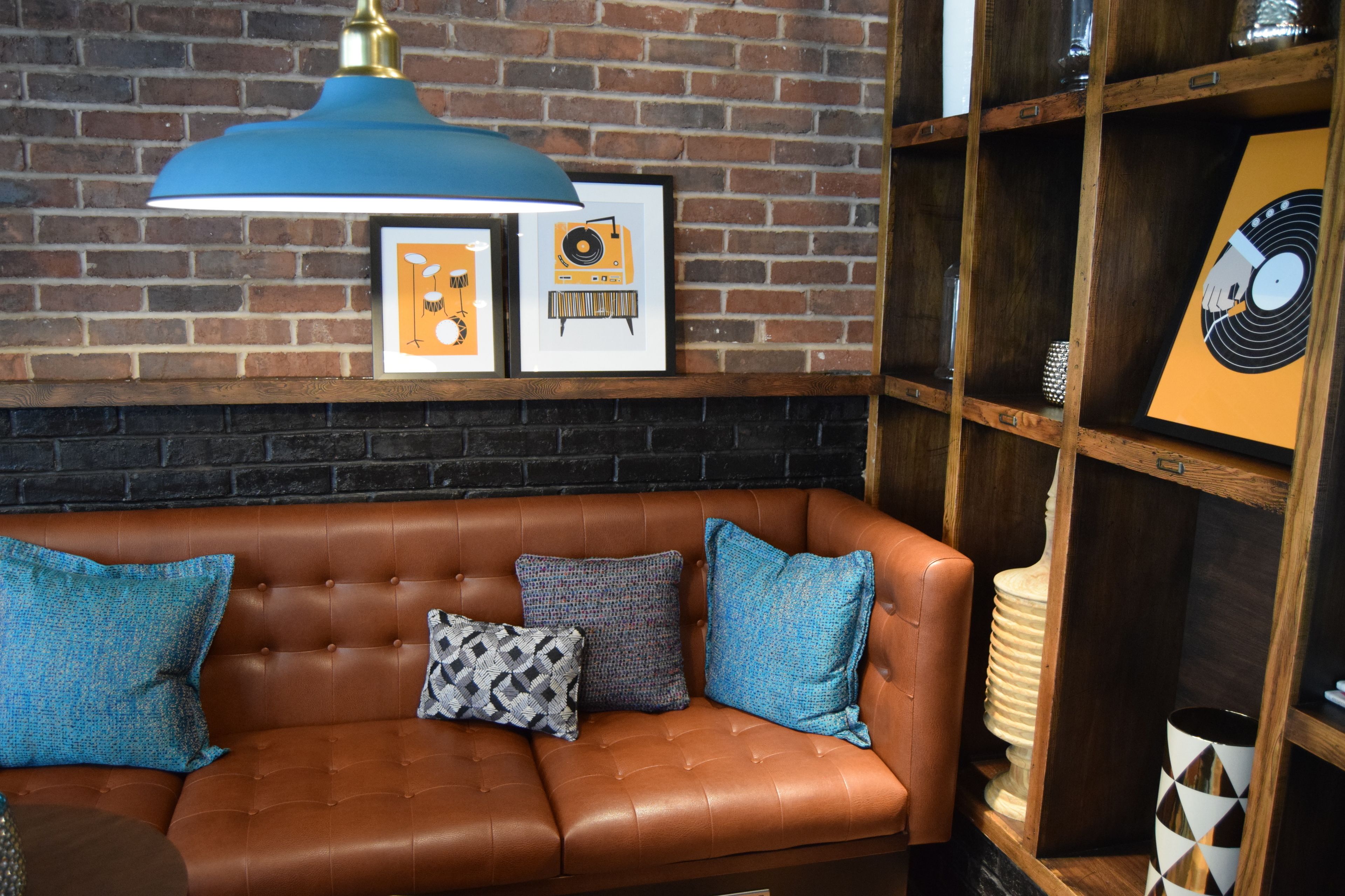 breakfast, lunch and dinner served