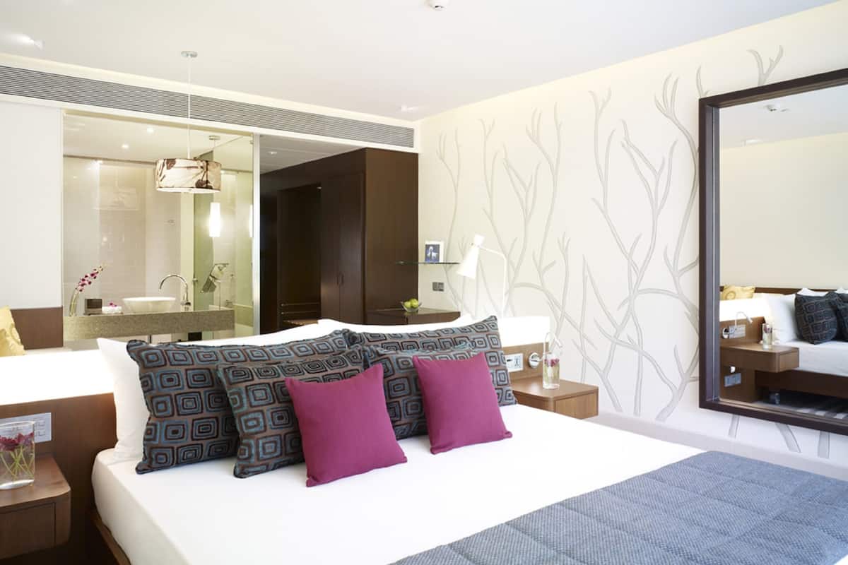 Superior Room, 1 Queen Bed, City View