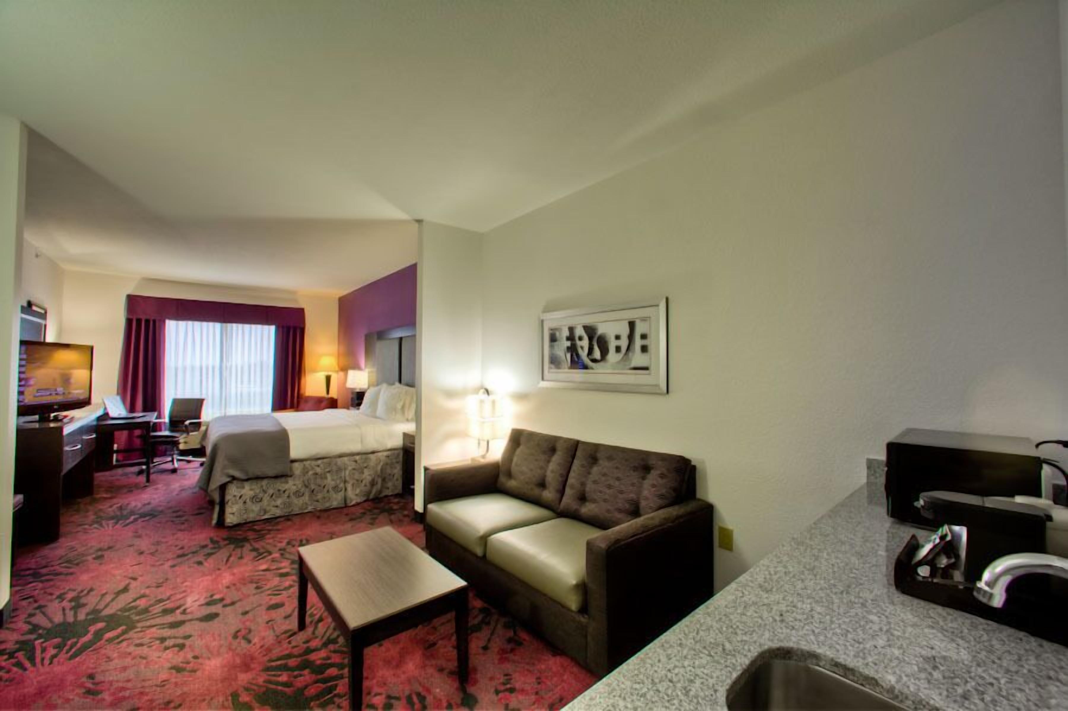Photo - Holiday Inn Express & Suites Columbus - Polaris, an IHG Hotel
