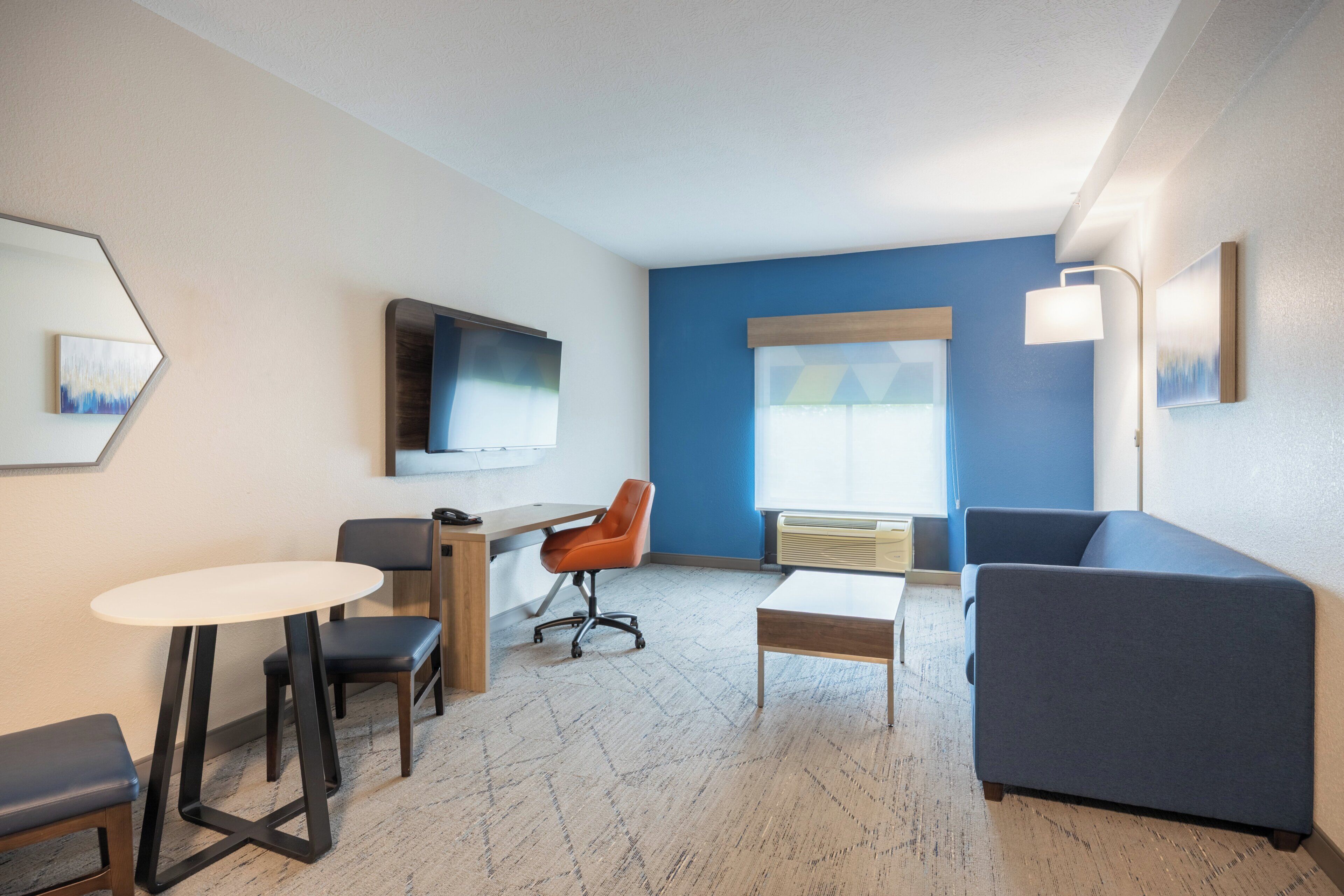 Photo - Holiday Inn Express Hotels & Suites Columbus-Polaris Parkway by IHG