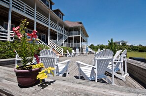 Terrace/patio - The First Colony Inn (Nags Head)