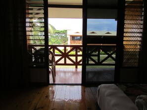 Ropa de cama de alta calidad, cubrecamas y muebles diferentes 