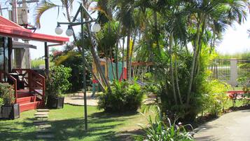 Area giochi per bambini (all'aperto)