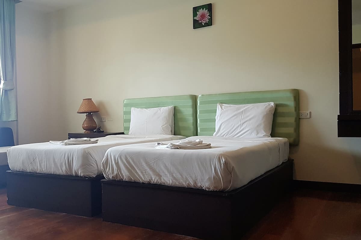 Superior Garden View with no Balcony | 高档床上用品、Select Comfort 床、办公桌、隔音