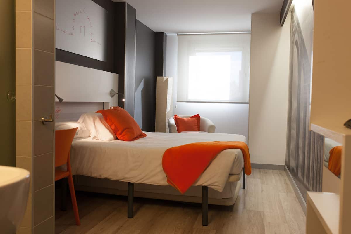 1 camera, biancheria da letto di alta qualità, copriletto in piuma