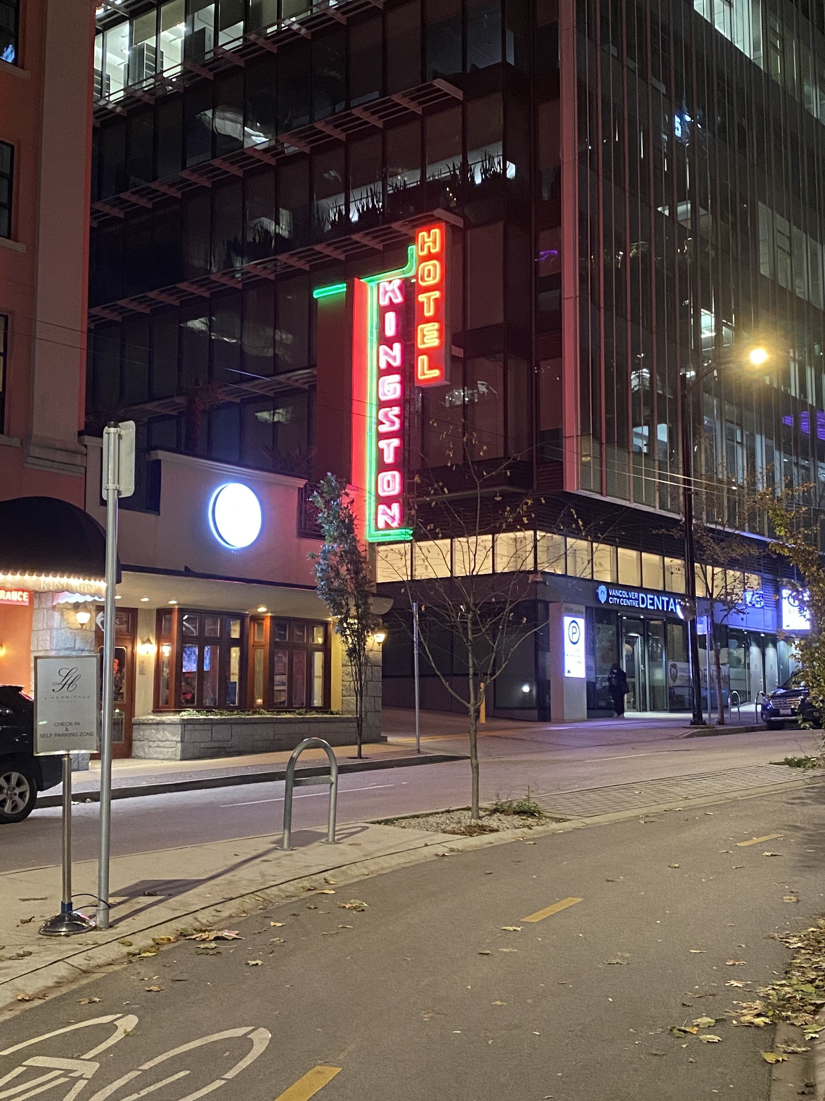 Photo - Kingston Hotel