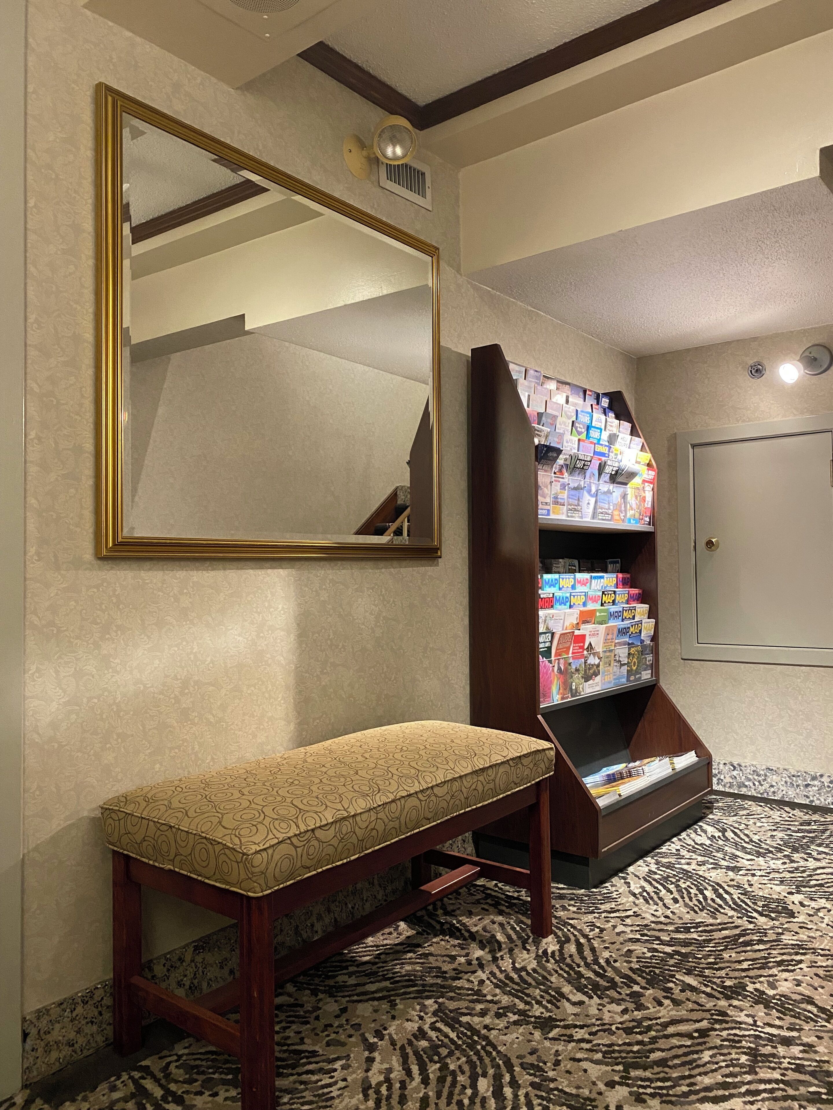 Photo - Kingston Hotel