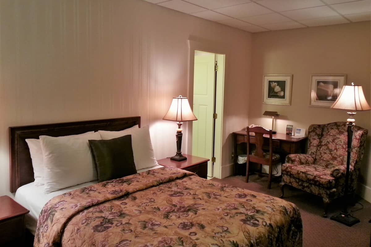 Desk, free WiFi, bed sheets