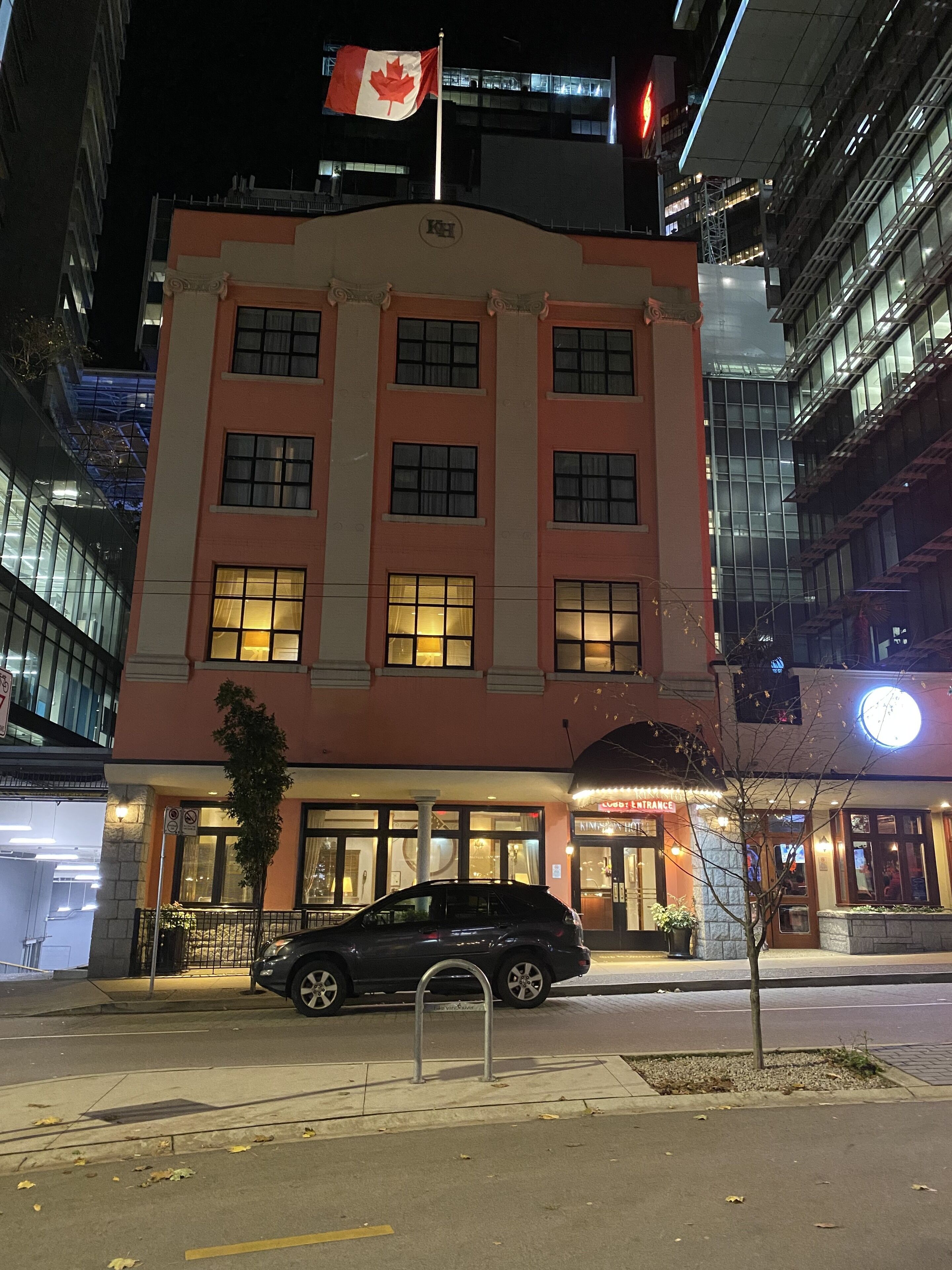 Photo - Kingston Hotel