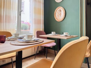 Free buffet breakfast