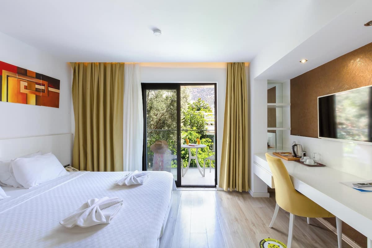 Standaard kamer, 1 twee- of 2 eenpersoonsbedden | 1 slaapkamer, luxe beddengoed, een minibar, een kluis op de kamer
