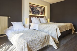 Deluxe Double Room, Terrace | Minibar, in-room safe, desk, laptop workspace - Auberge du Bonheur (Tilburg)