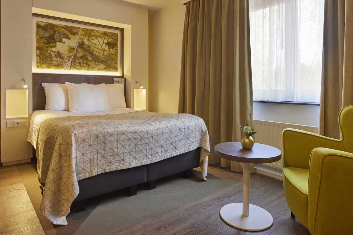Double Room Single Use | Minibar, in-room safe, desk, laptop workspace