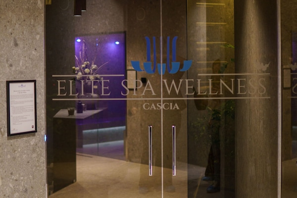 Sauna, hot tub, steam room, Turkish bath, body treatments, body scrubs