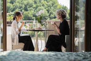 小型开间套房 | 丘陵景观